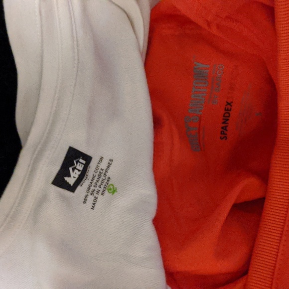 Grey's Anatomy Spandex Pants & REI Women's Top (curated set) - Picture 2 of 9